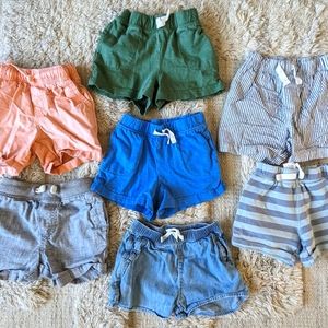 7 pairs of toddler shorts (12-18M)